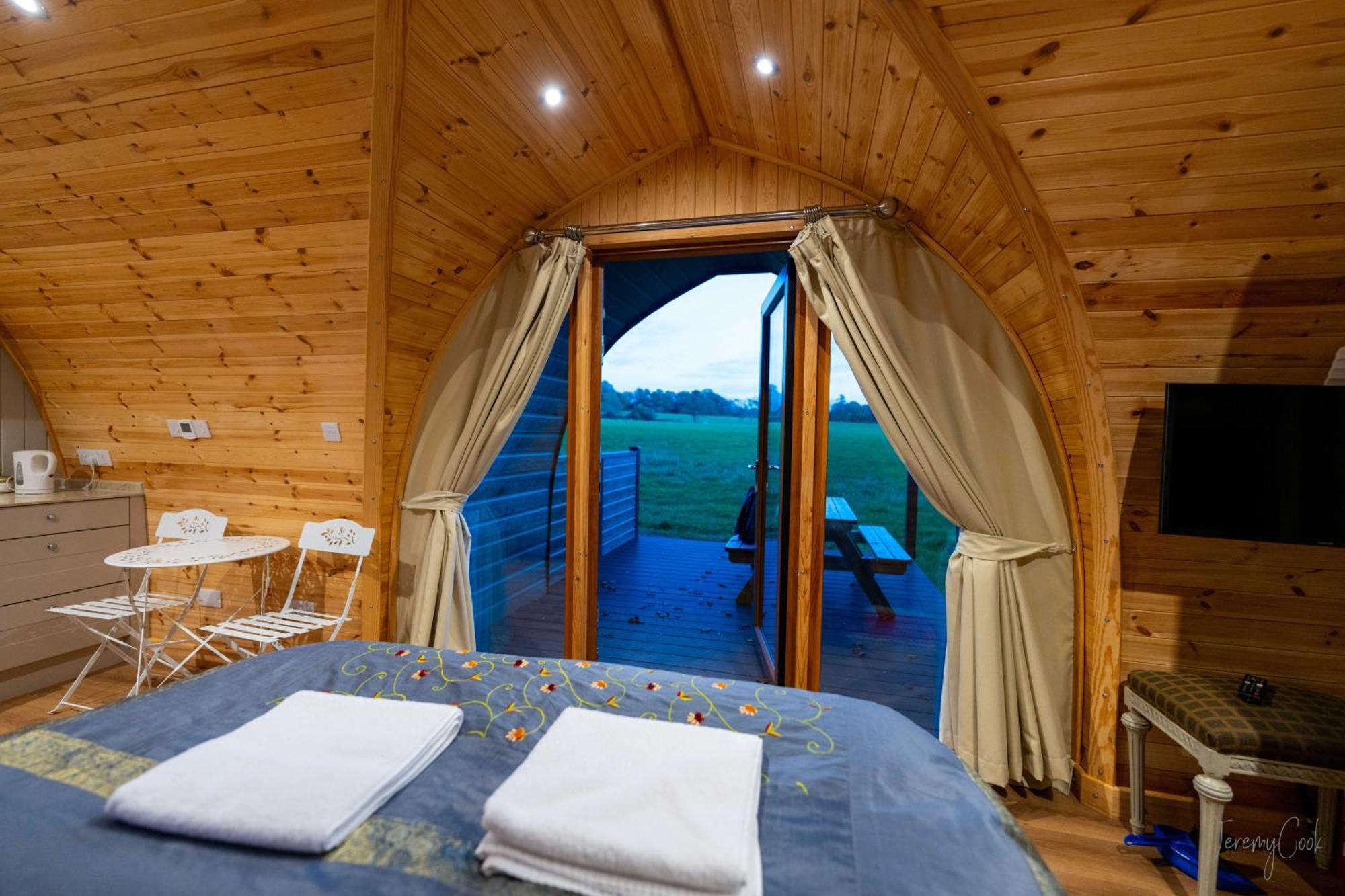 Hotel Missin' Link Glamping West Hoathley Exterior foto