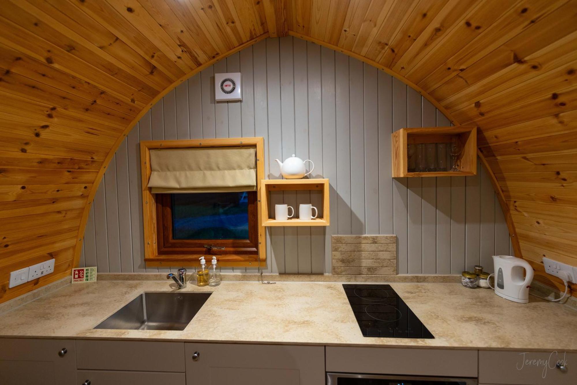 Hotel Missin' Link Glamping West Hoathley Exterior foto